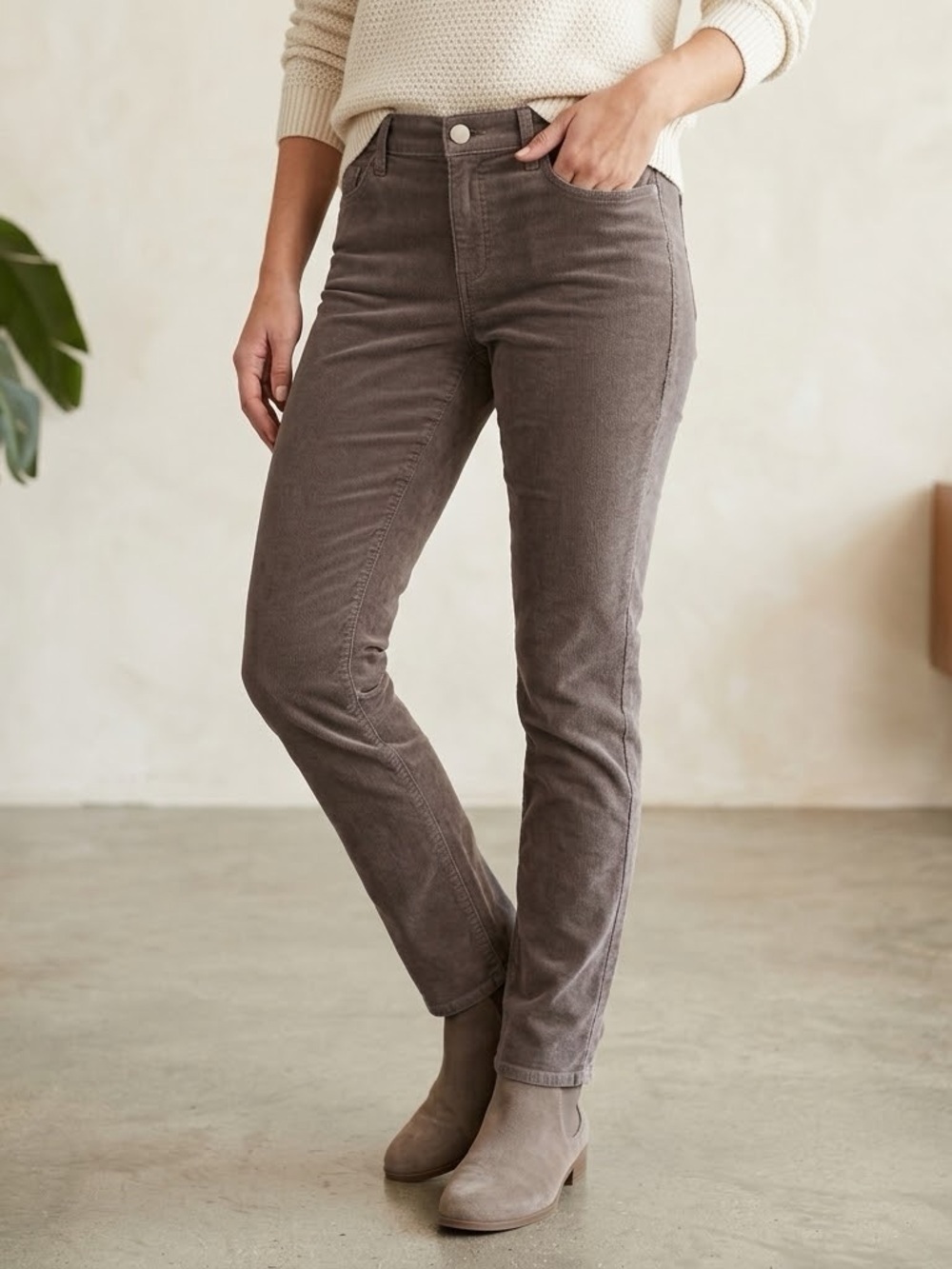 Women’s High-Rise Straight Corduroy brown Jeans
